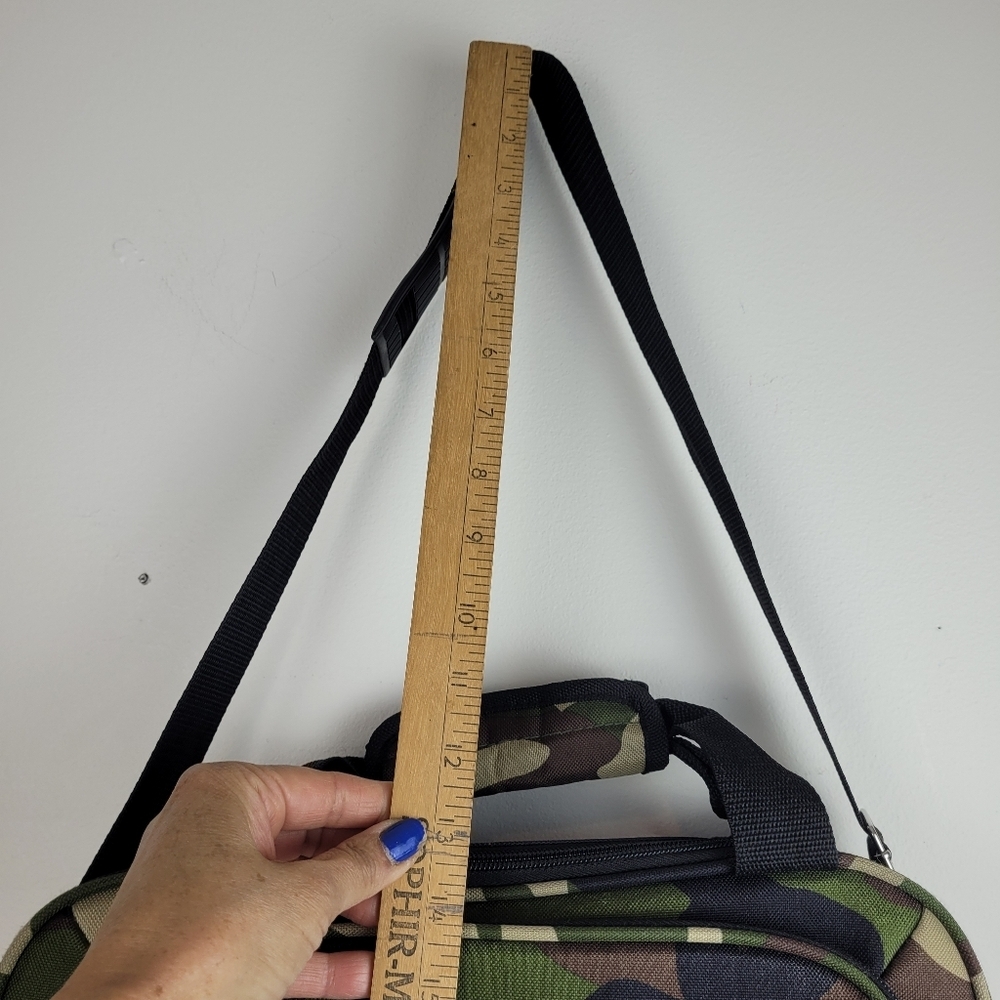Rockland Small Carryon Travel Bag Green Camo Outside Zip Pockets Shoulder Strap - Picture 3 of 10